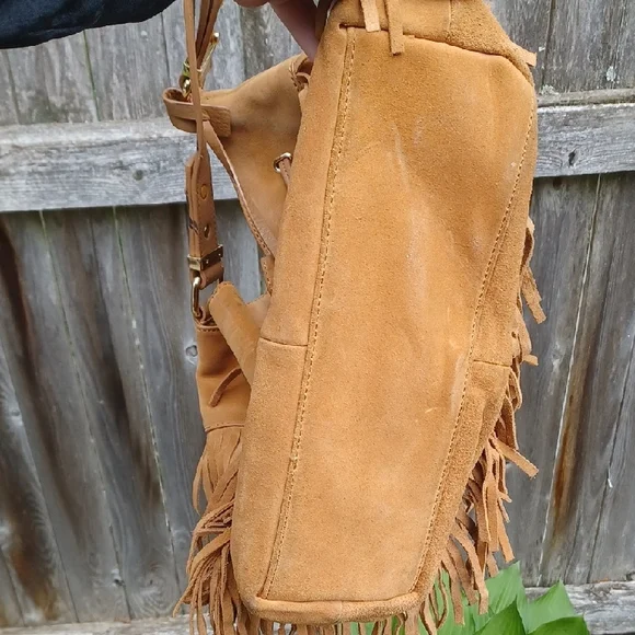 VINCE CAMUTO Fringe Shoulder Bag - Picture 6 of 10